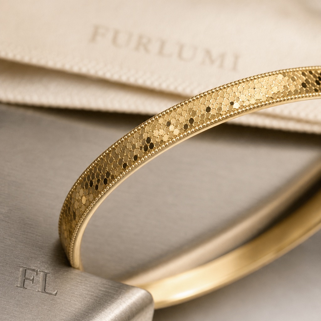 The Scale bangle close detail.
